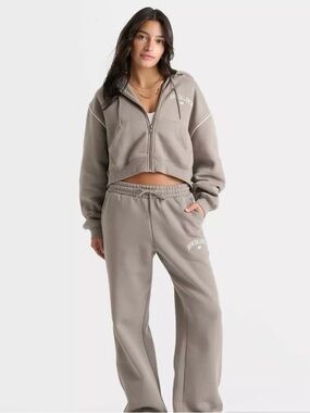 New Balance Varsity Fleece 🤎 Hoodie and Jogger Pants Set